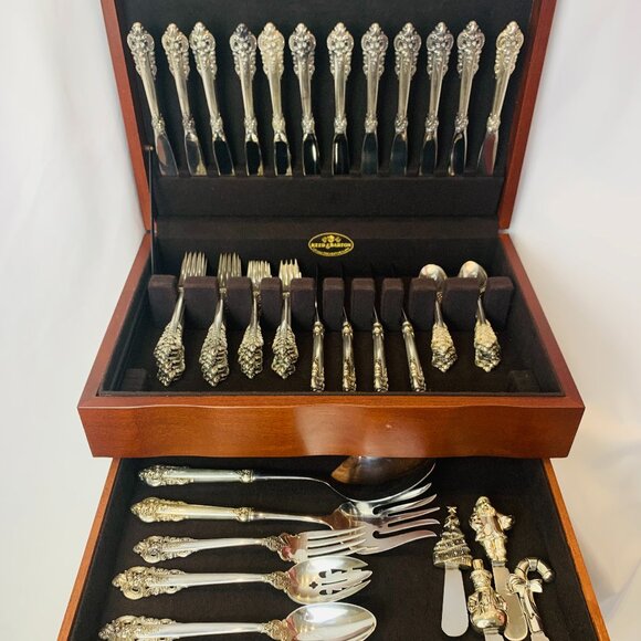 GRANDE BAROQUE by Wallace Sterling Silver Flatware Set for 16